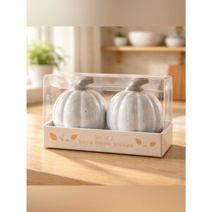 NIB 10 Strawberry Street Porcelain White Glazed Pumpkin Salt & Pepper Shakers
